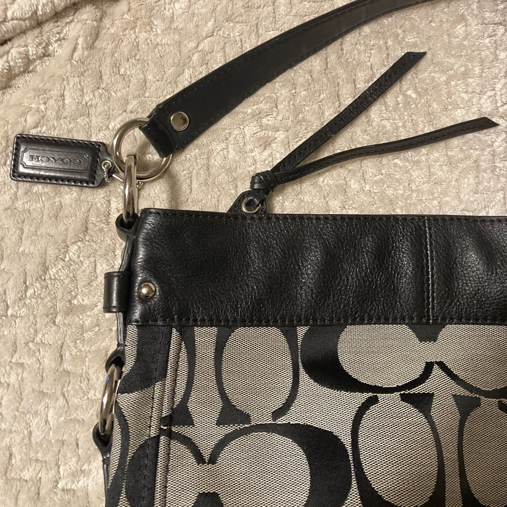 Coach Tan/Black Leather Trim C Signature Jaguar Shoulder Bag Excellent - Picture 5 of 10